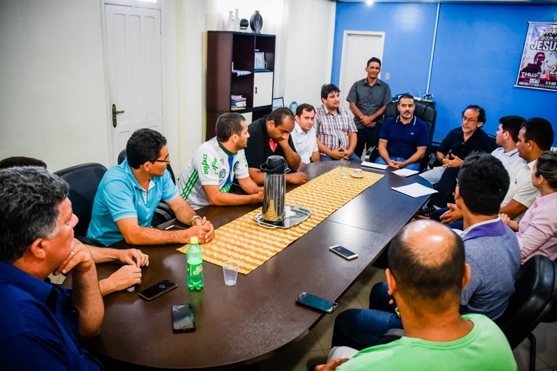 Câmara de Vereadores se reúne com Prefeito, Caixa Econômica e lotéricas para debater projeto de lei