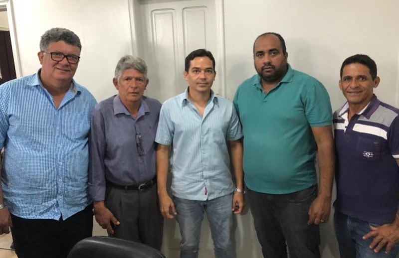 Presidente da Câmara e demais vereadores fazem pedido de parceria ao Novo Governador.